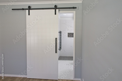 Foto Modern sliding barn door