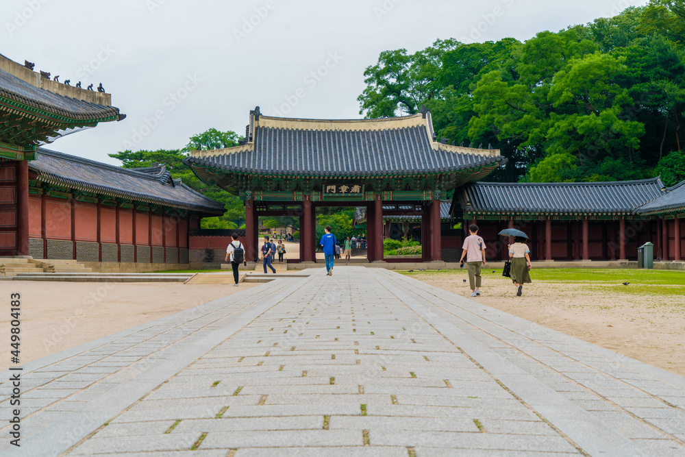 韓国のソウルの観光名所を旅行している風景 A scene from a trip to a tourist attraction in Seoul, South Korea. 韓国のソウルの観光名所を旅行している風景 A scene from a trip to a tourist attraction in Seoul, South Korea.