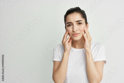 woman toothache dissatisfaction health problems dentistry © SHOTPRIME STUDIO
