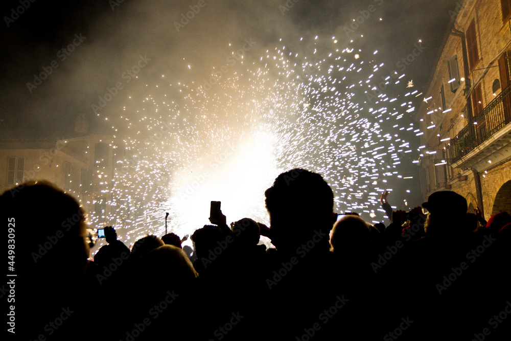 Silhouettes of people at the Cavallo di fuoco