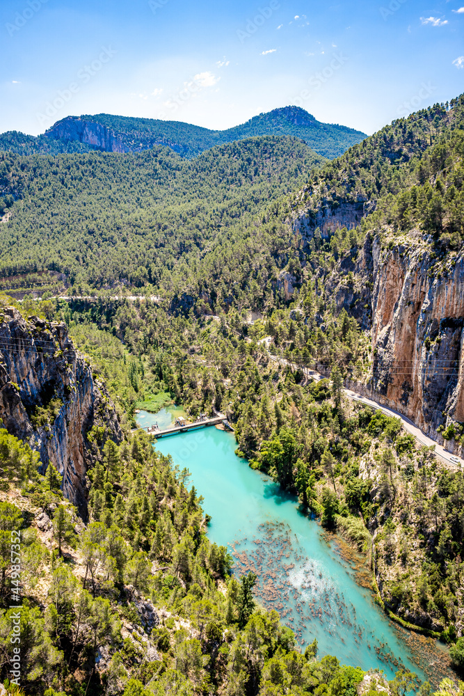 Fototapeta premium Presa de Cirat en el Río Mijares, Montanejos, Castellón, España