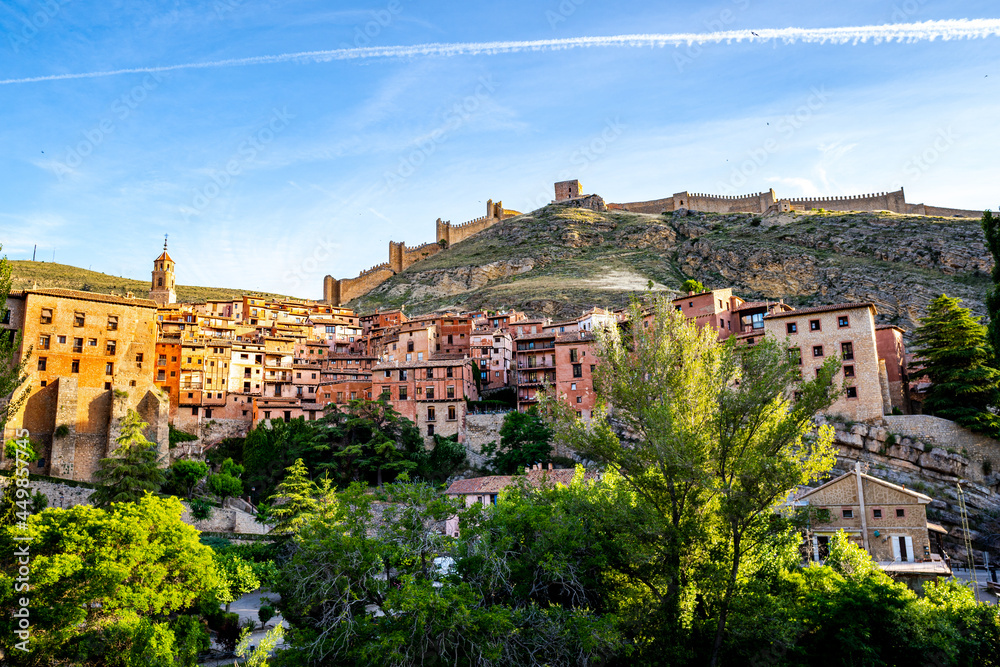 Pueblo de Albarracín con sus murallas medievales, Teruel, España