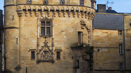 Vue rapprochée sur la Porte Cailhau, classée monument historique depuis le 28 mai 1883 photo