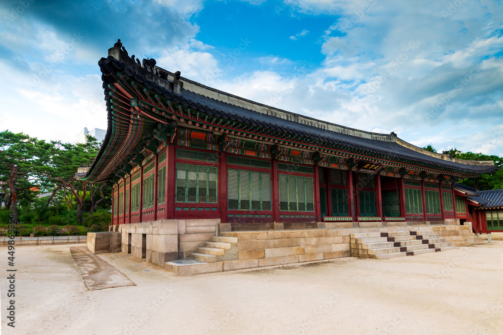 Side view of Hamnyeongjeon Hall in Deoksugung Palace, translation of inscription means Hamnyeongjeon, the name of this former sleeping quarter. Seoul, South Korea. Side view of Hamnyeongjeon Hall in Deoksugung Palace, translation of inscription means Hamnyeongjeon, the name of this former sleeping quarter. Seoul, South Korea.