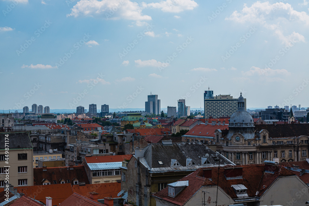 クロアチア　ザグレブのアッパータウンから眺める市街地