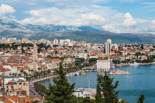 クロアチア スプリットのマリヤンの丘から眺める市街地とアドリア海