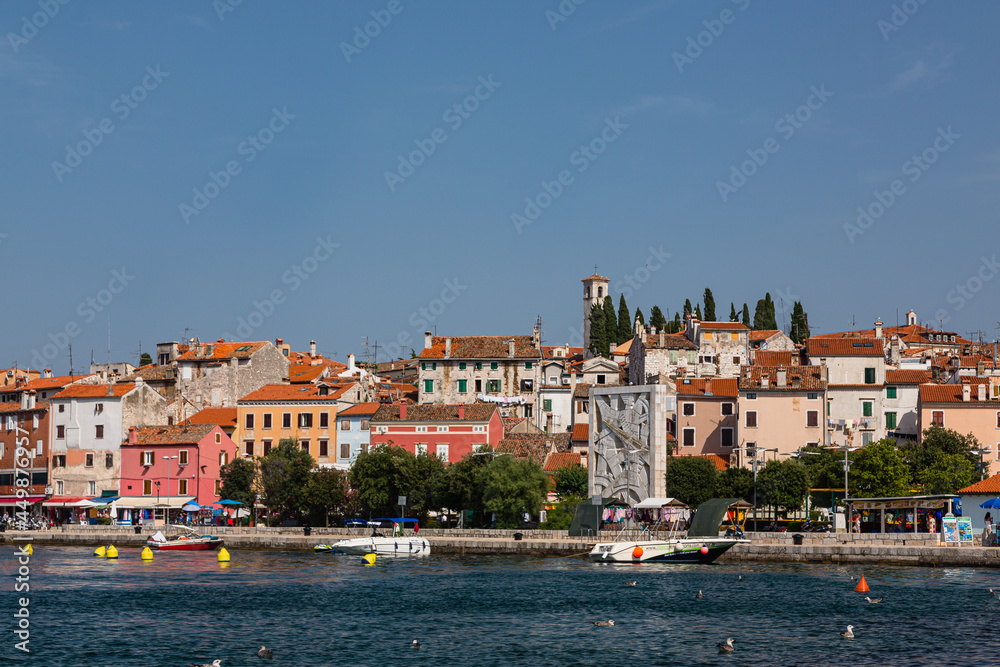 クロアチア　ロヴィニの旧市街から見える景色