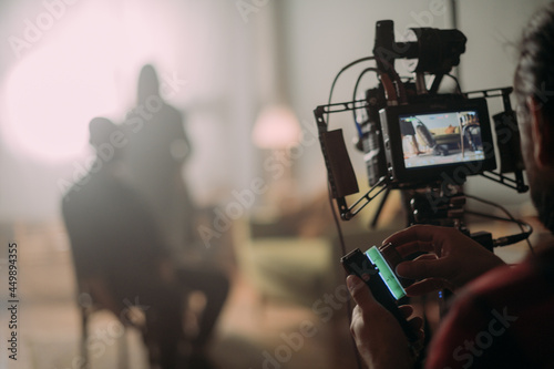 Tablou pe pânză The focusing device turns focus on the set