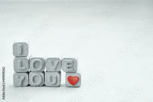 Cuadro en lienzo Phrase I love you made of gray concrete letters