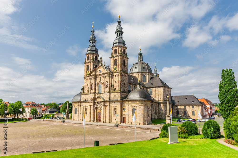 Fototapeta premium Domplatz mit Dom in Fulda, Hessen