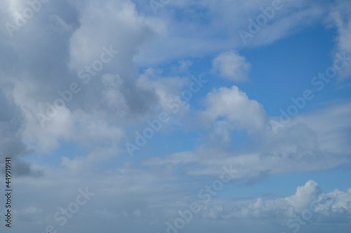 ciel d'orage, nuages gris