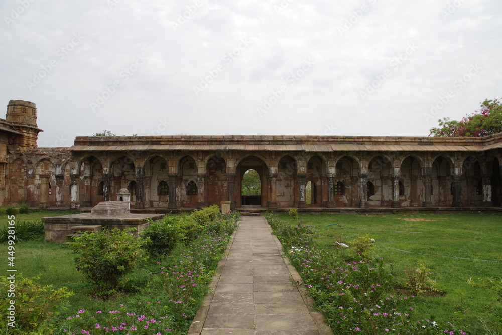 インド　世界遺産チャンパネール・パーヴァガドゥ遺跡公園のジャミマスジド