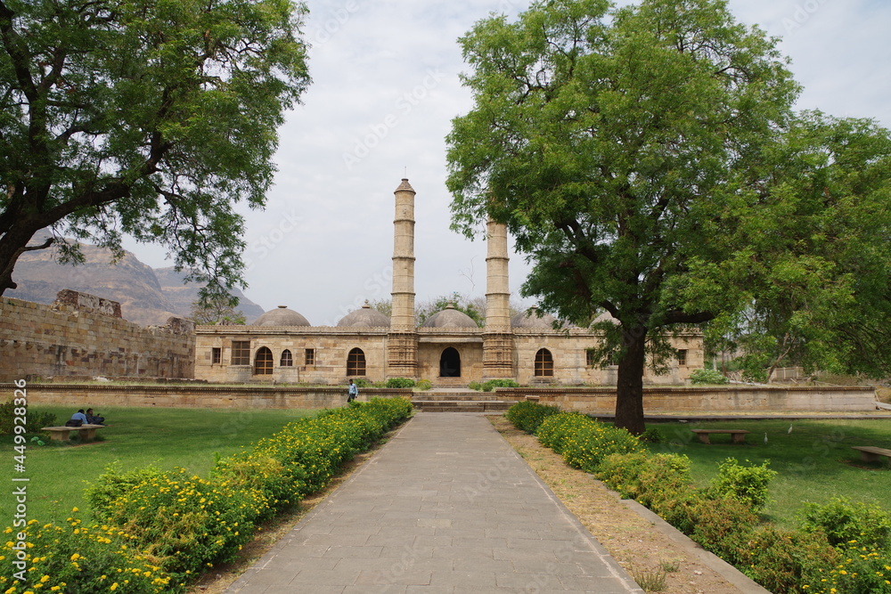 インド　世界遺産チャンパネール・パーヴァガドゥ遺跡公園のサヘルキマスジド
