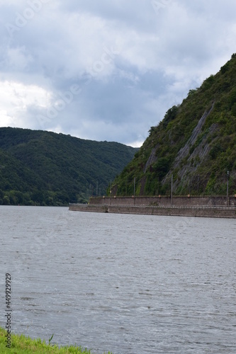 Moseltal bei Treis-Karden photo