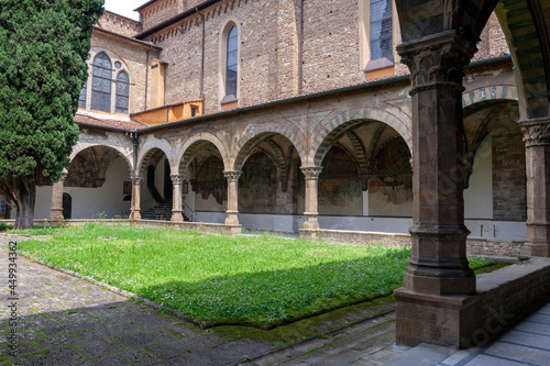 Fototapeta Naklejka Na Ścianę i Meble -  The courtyard of the Santa Maria Novella church in Florence