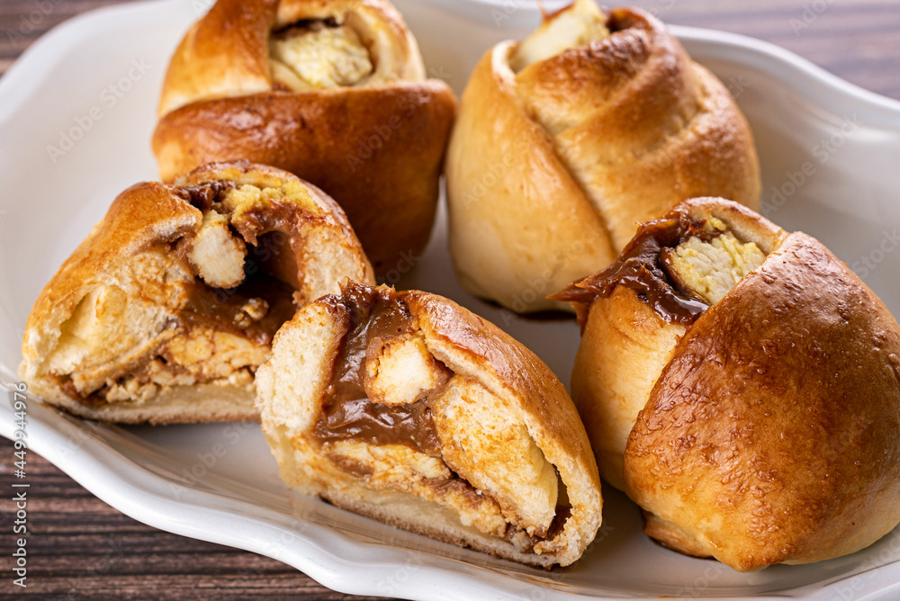 Sweet bread filled with dulce de leche