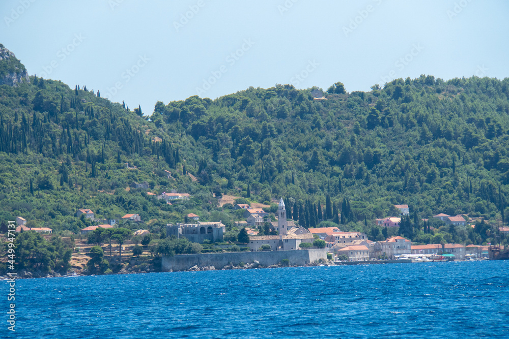 Blick auf kroatische Küstenlandschaft