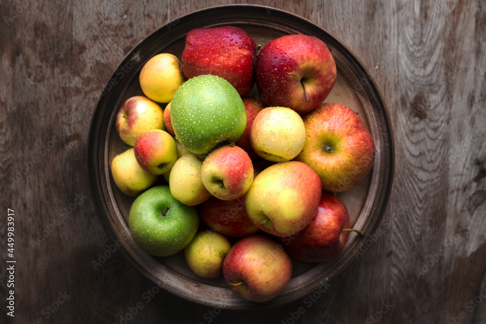 Fresh apples in a bowl Fresh apples in a bowl