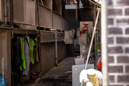 田舎の路地裏の風景