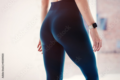 Foto Close up view of sexual sporty tempting beautiful attractive nice round ass wear
