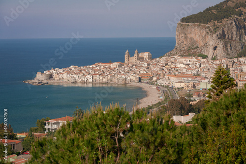 Cefalù, Palermo. Vista del borgo con la spiaggia e la Rocca
 photo
