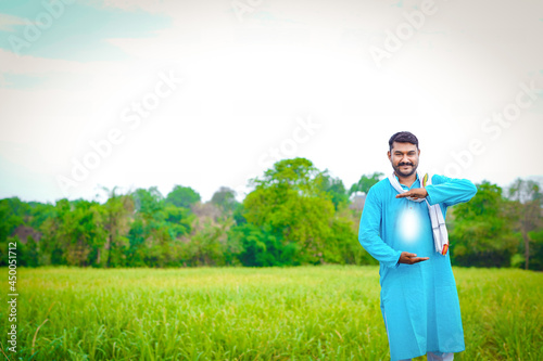Indian farmer empty handed to put the product, Indian farmer in the sugarcane field