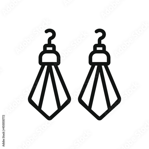 Jewel icon vector set. jewelry illustration sign collection. bijouterie symbol or logo.