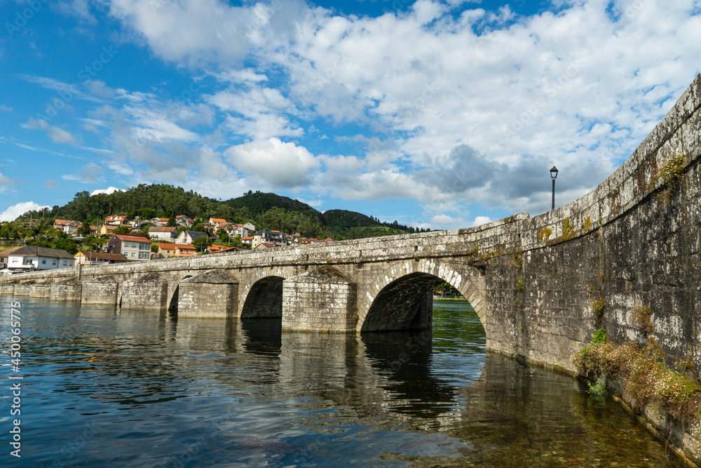 Portuguese Way towards Santiago de Compostela, Pontesampaio the medieval bridge