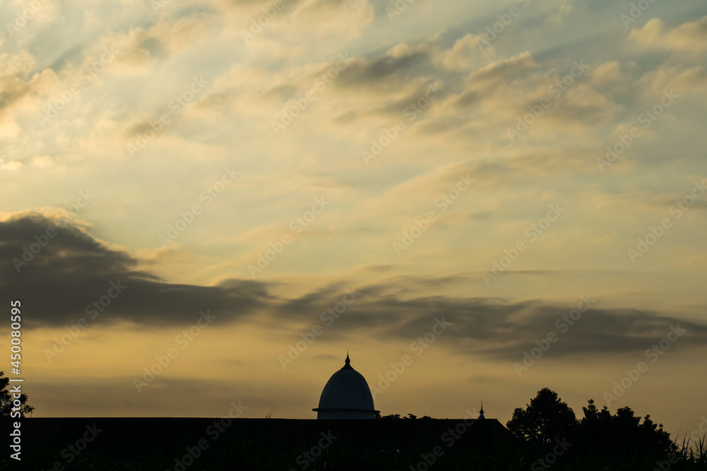 Obraz premium travel, silhouette and dome of mosque in indonesia