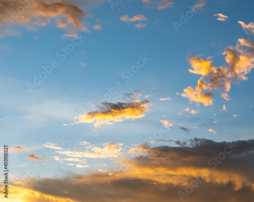 Cuumulonimbus cloud in evening sky © jeafish