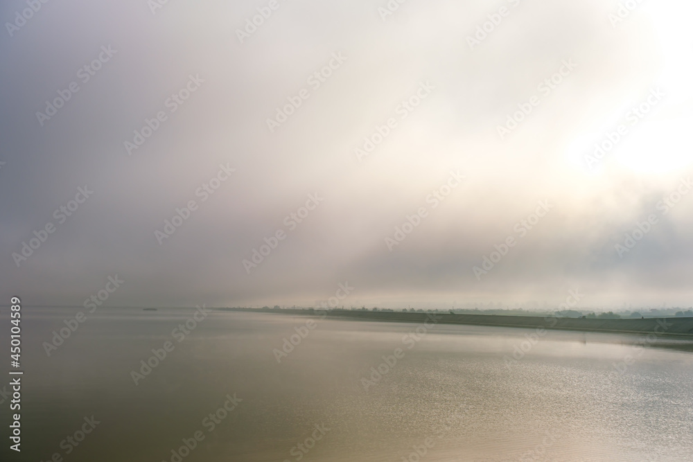 Obraz premium morning fog on the lake