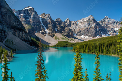  MORRAINE LAKE AND THE VALLEY OF THE TEN PEAKS CLASSIC VIEW - BANFF NP