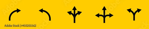 Conjunto de icono de flecha negro. Concepto de señales de transito. Vía, carril, carretera, calle. Direcciones. Ilustración vectorial photo