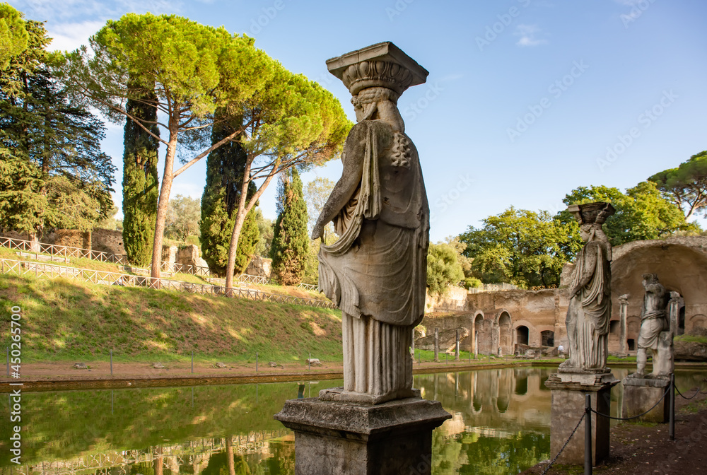 Fototapeta premium Villa Adriana Roman archaeological complex at Tivoli, Italy