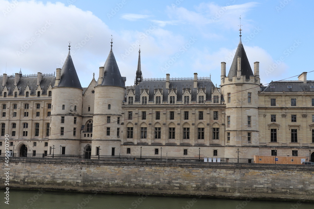 La Conciergerie, ancienne prison transformee en tribunaux, ville de Paris, France