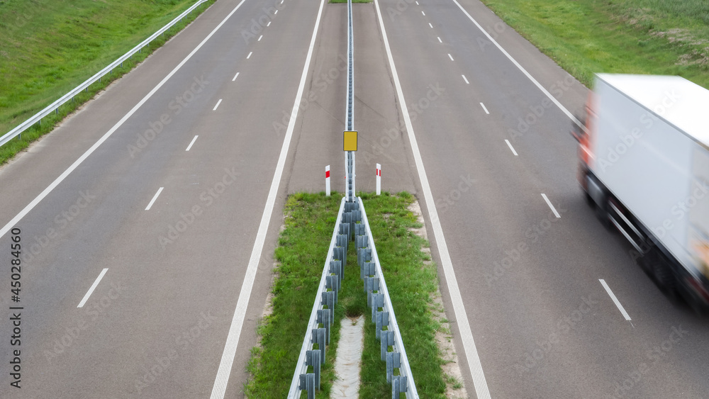 EXPRESSWAY - Car traffic on a modern road 