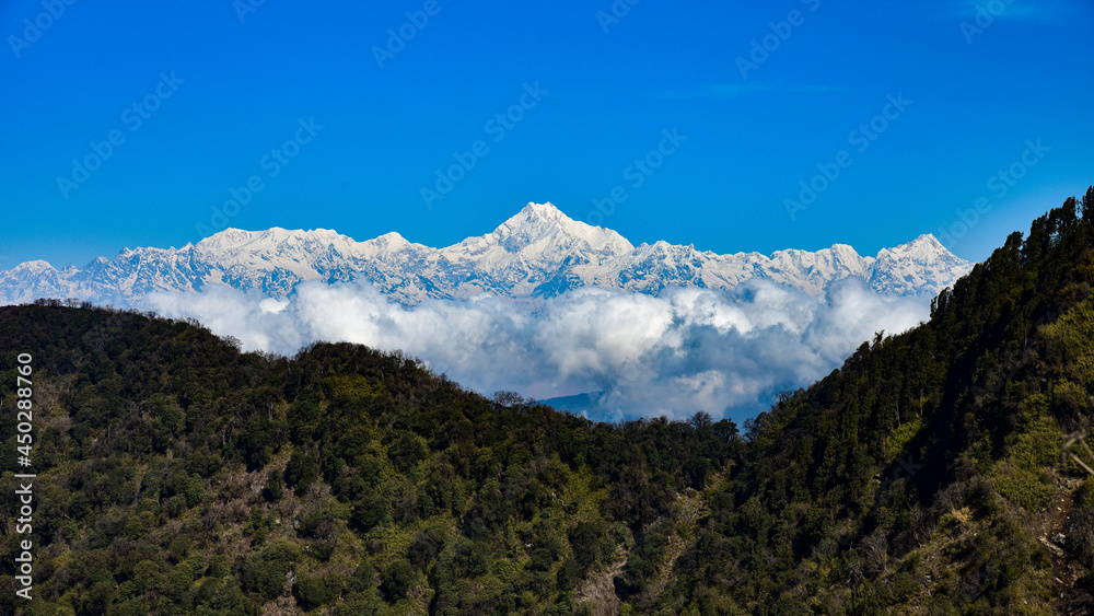 Obraz premium mountains in the mountains