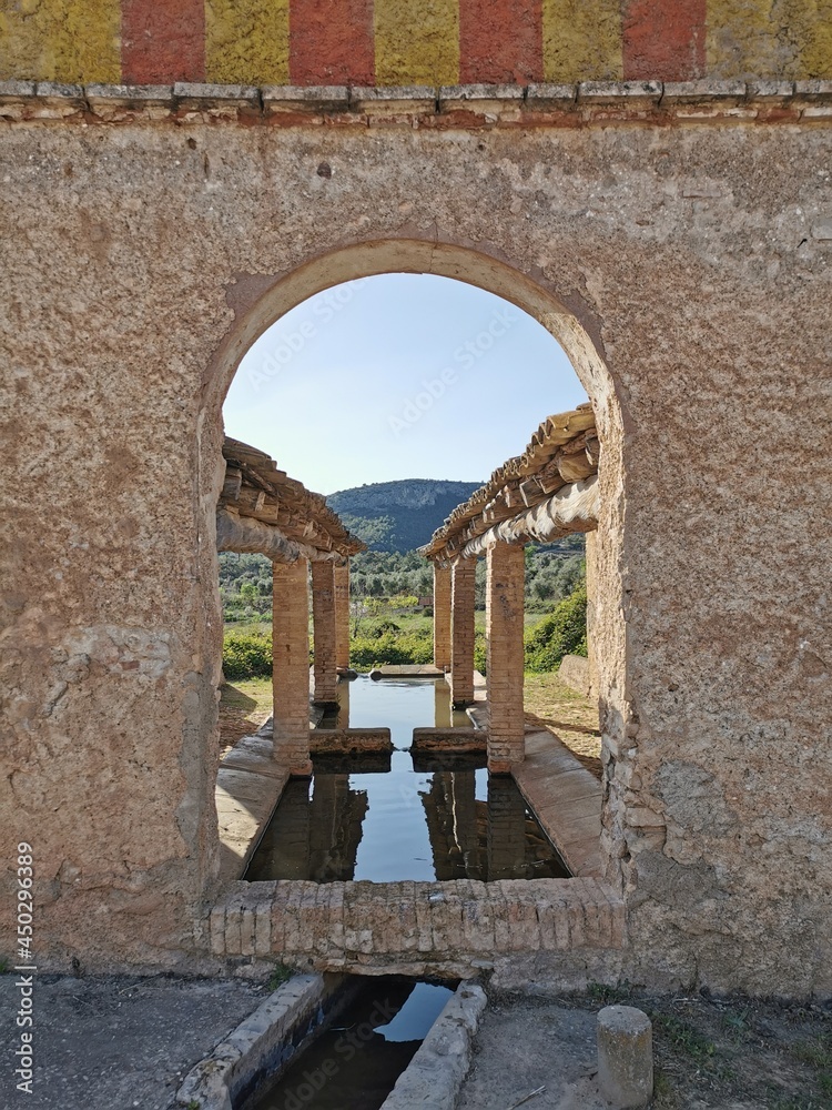 Obraz premium gate to the sea