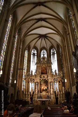 kirche  cathedral  innenausstattung  architektur  religion  gothic  bauwerk  europa  altar  orientierungspunkt  katholik  innenseite  bogen  gl  ubig  fenster  wien  decke  alt  katholizismus  kunst  p