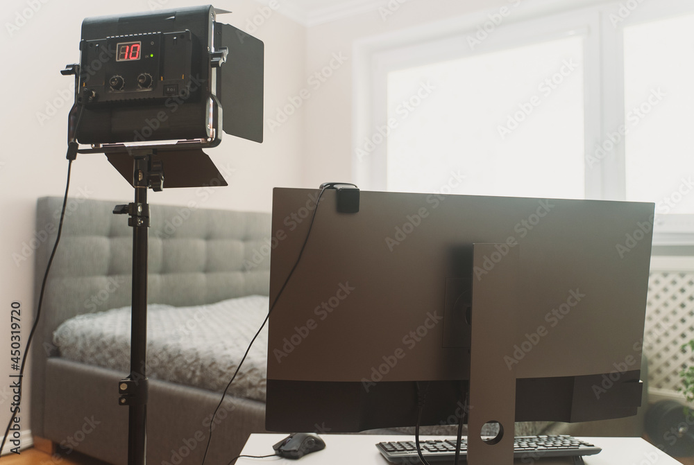 Webcam studio interior with lighting and camera. foto de Stock | Adobe Stock