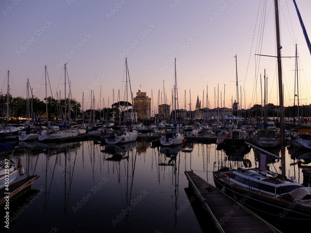 Port de la Rochelle le soir au coucher du soleil