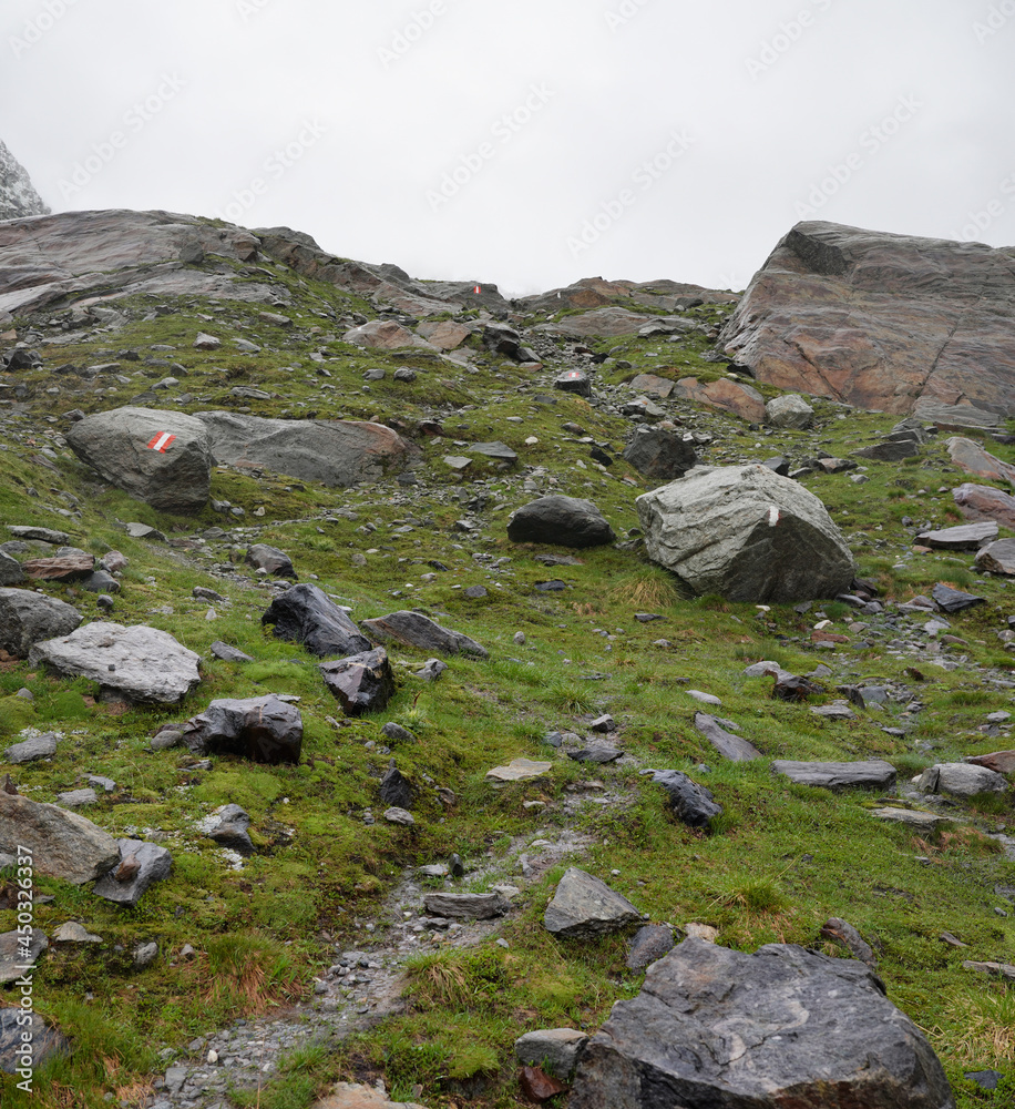 Iseltrail Hochgebirgs-Etappe: Flusswandern in Osttirol mit Clarahütte von Prägraten Iseltrail Hochgebirgs-Etappe: Flusswandern in Osttirol mit Clarahütte von Prägraten