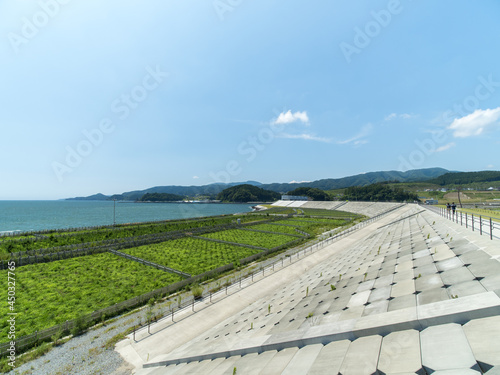 夏の青空と陸前高田の風景