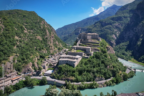 Tableau sur toile Amazing castles of Valle d'Aosta- Bard fortress, north Italy
