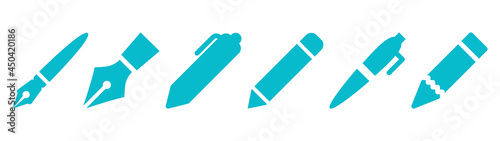 Набор ручек и кистей, pen, a set of writing pens and pencils