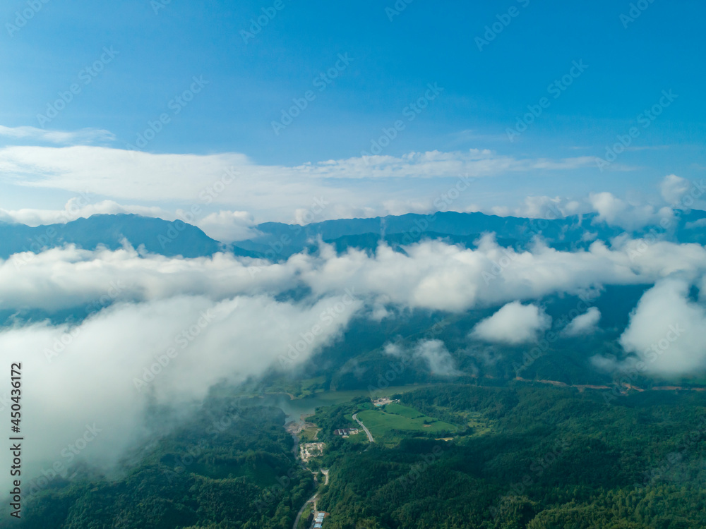 Clouds on the mountains, Jing'an, Jiangxi Clouds on the mountains, Jing'an, Jiangxi