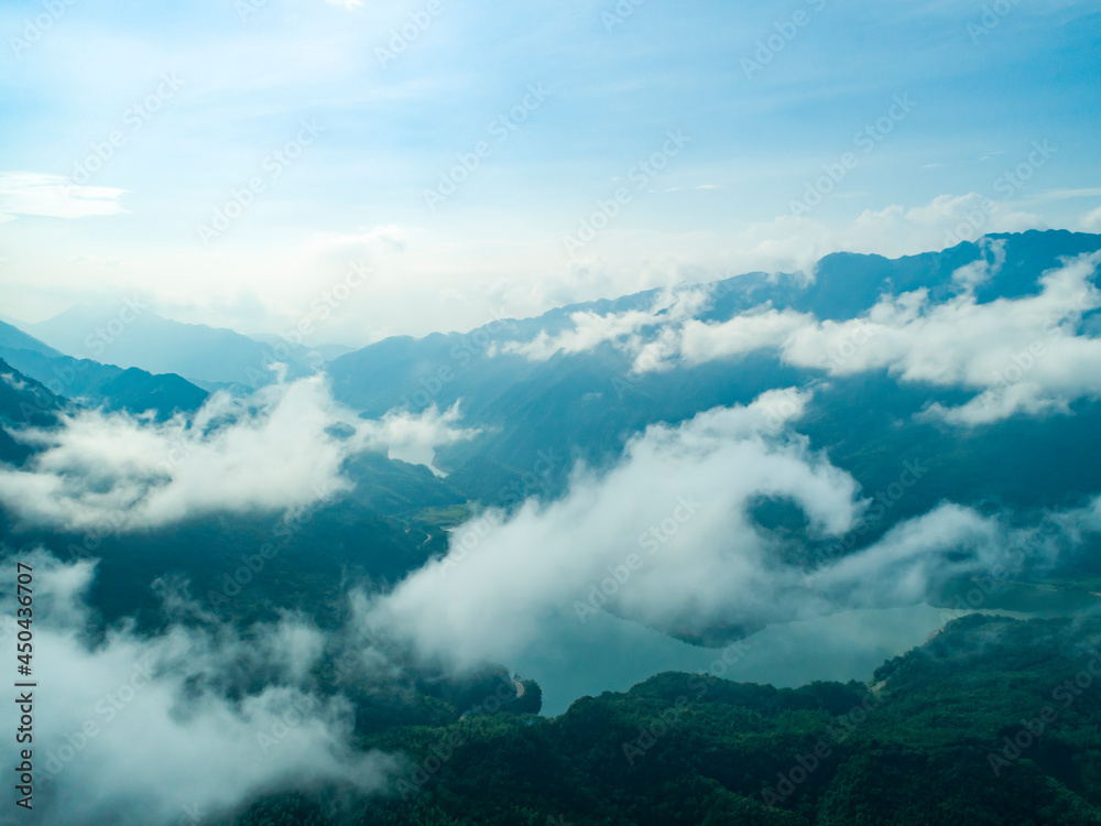 Clouds on the mountains, Jing'an, Jiangxi Clouds on the mountains, Jing'an, Jiangxi
