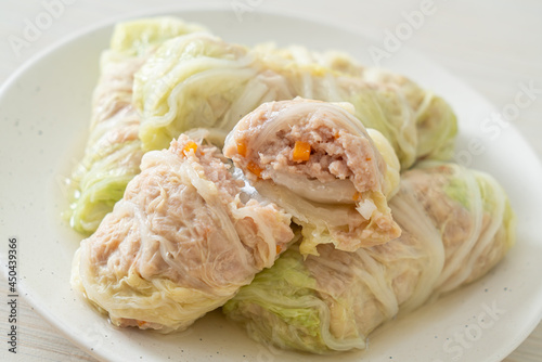Minced Pork Wrapped in Chinese Cabbage or Steamed Cabbage Stuff Mince Pork