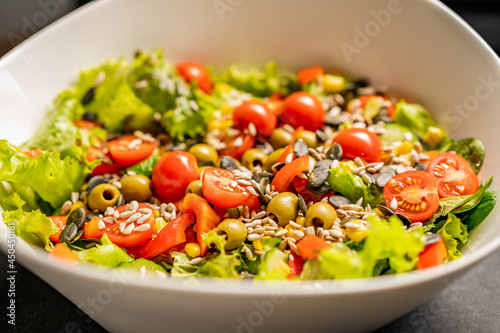 green salad with tomatoes