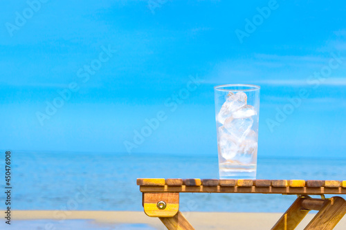 A glass of drink to drink on the beach. ビーチで飲む飲み物